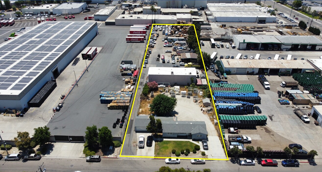 Contractor Storage Yard portefeuille de 2 biens à vendre sur LoopNet.fr Photo de l’immeuble– Image 1 sur 12