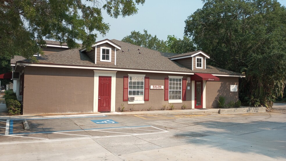 105 Timberlachen Cir, Lake Mary, FL à vendre - Photo de l’immeuble – Image 2 sur 12