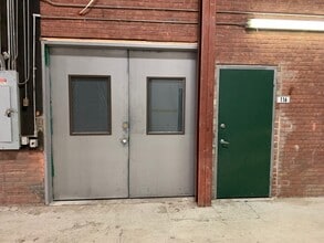 210-211 Cottage St, Poughkeepsie, NY à louer Photo intérieure– Image 2 sur 6