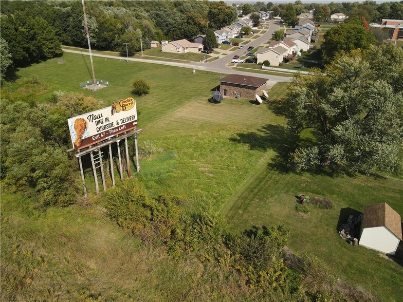 2414 S Leonard Rd, Saint Joseph, MO à louer - Photo de l’immeuble – Image 3 sur 44