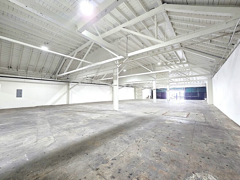 2225 W Pico Blvd, Los Angeles, CA à louer - Photo principale – Image 1 sur 9