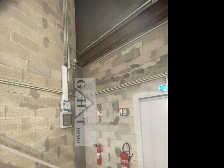 Bureau dans BOISSY-L'AILLERIE à louer - Photo intérieure – Image 3 sur 4