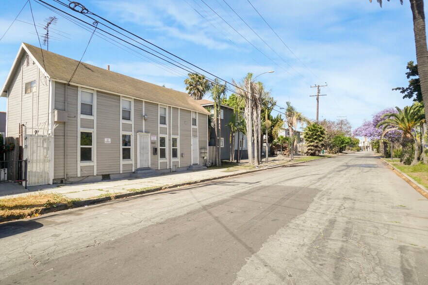 1060 E 6th St, Long Beach, CA à vendre - Photo de l’immeuble – Image 2 sur 28