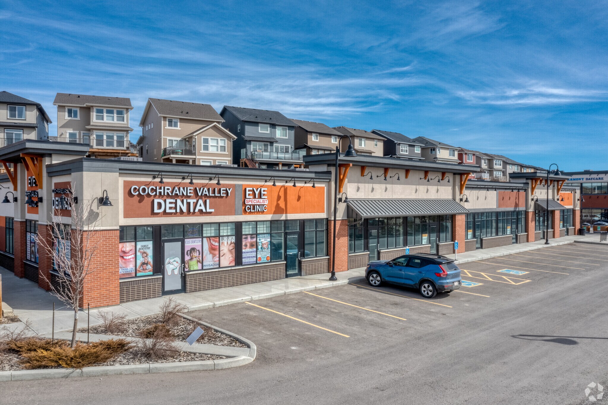 100 Horse Creek Rd, Cochrane, AB à louer Photo principale– Image 1 sur 11