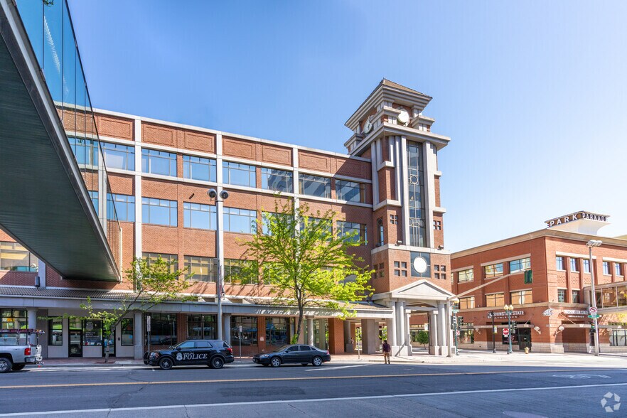 111 N Wall St, Spokane, WA à louer - Photo de l’immeuble – Image 3 sur 26