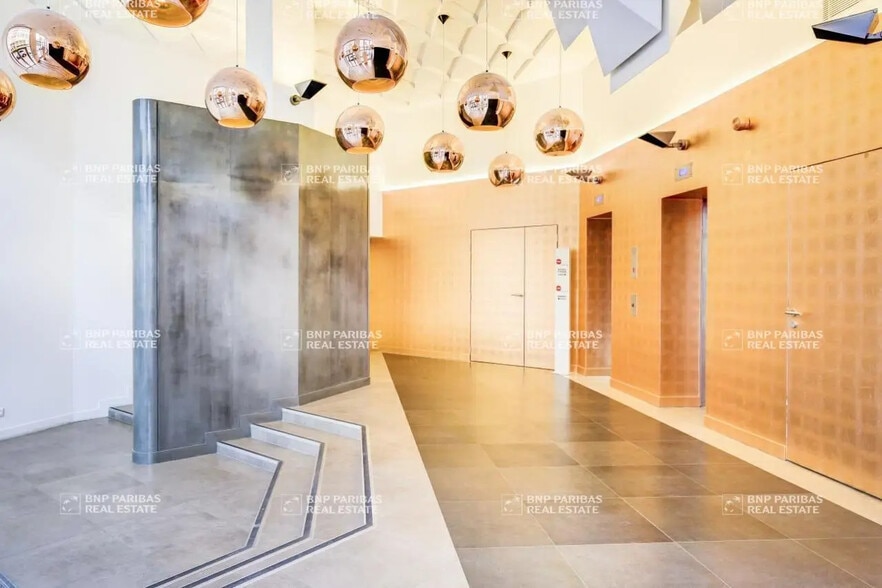 14 Avenue Gustave Eiffel, Montigny-le-Bretonneux à louer - Hall d’entrée – Image 2 sur 11