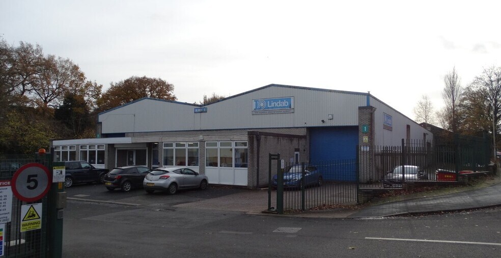 Bromsgrove Rd, Halesowen à louer - Photo principale – Image 1 sur 4