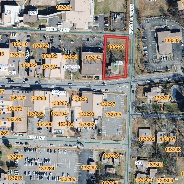 237 E Main St, Yadkinville, NC à louer - Photo de l’immeuble – Image 3 sur 12