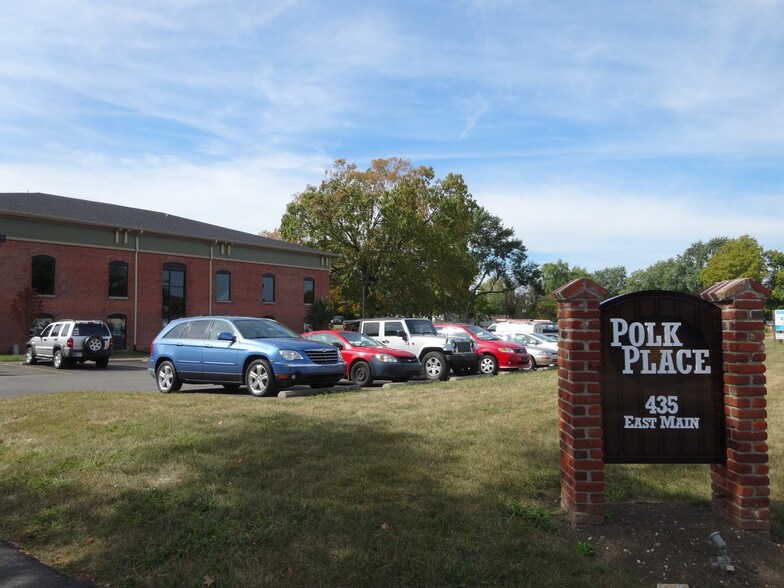 435-437 E Main St, Greenwood, IN à louer - Photo principale – Image 1 sur 18