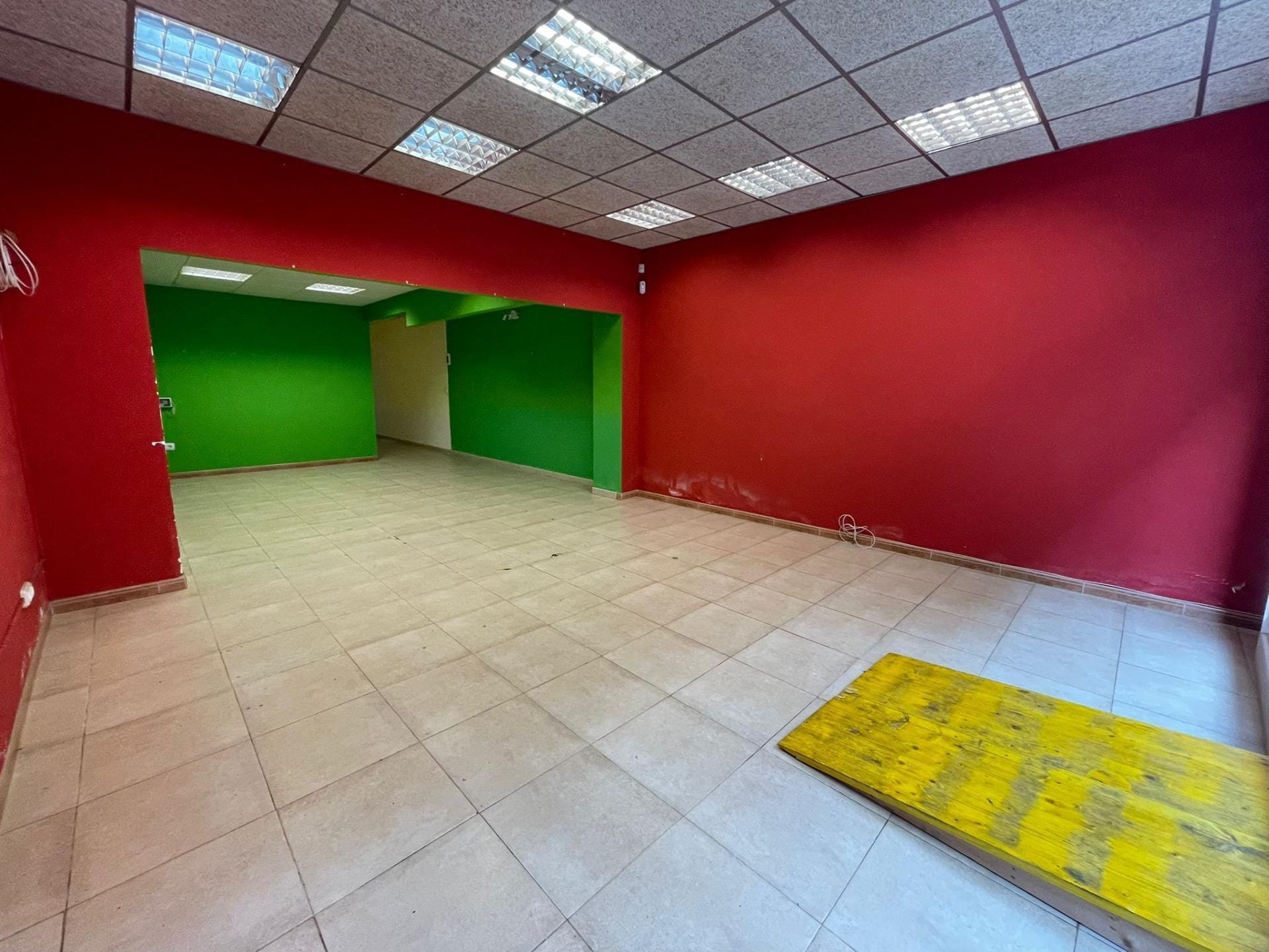 Local commercial dans L'Hospitalet de Llobregat, Barcelona à louer Photo intérieure– Image 1 sur 9