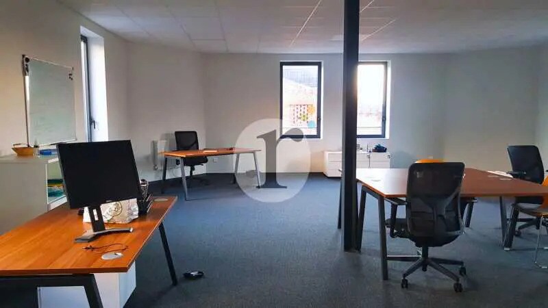 Local commercial dans VILLENEUVE-D'ASCQ à louer - Photo de l’immeuble – Image 1 sur 5