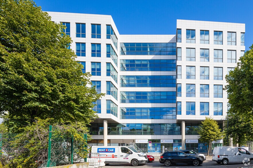 8 Avenue Du Stade De France, Saint-Denis à louer - Photo de l’immeuble – Image 3 sur 3