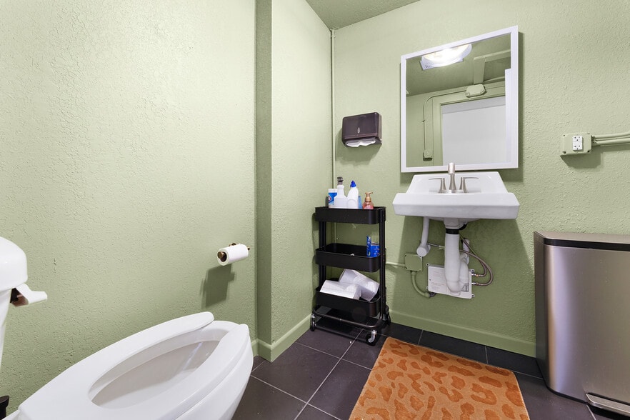 110-112 S Bois D'arc St, Forney, TX à vendre - Photo intérieure – Image 3 sur 25