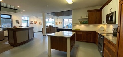 4115 Mostar Rd, Nanaimo, BC à louer Photo intérieure– Image 2 sur 6