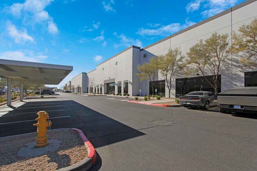 8716 W Ludlow Dr, Peoria, AZ à louer - Photo de l’immeuble – Image 2 sur 16