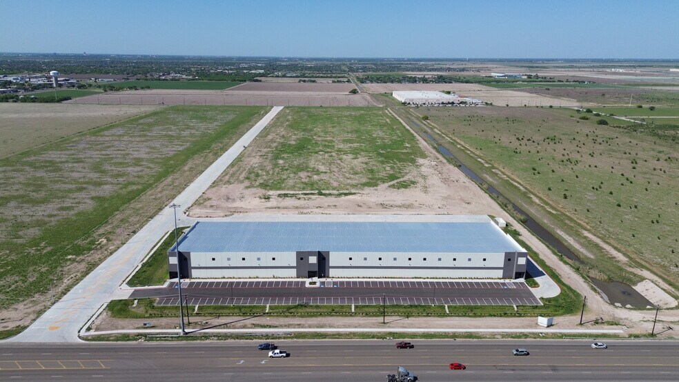 890 E Military Hwy, Pharr, TX à louer - Photo de l’immeuble – Image 3 sur 13