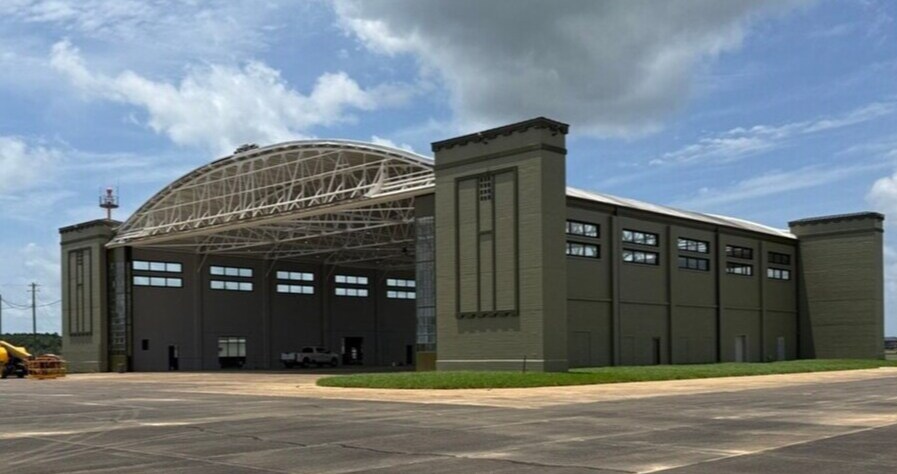 8100 Airbus Military Dr, Mobile, AL à louer - Photo de l’immeuble – Image 2 sur 33