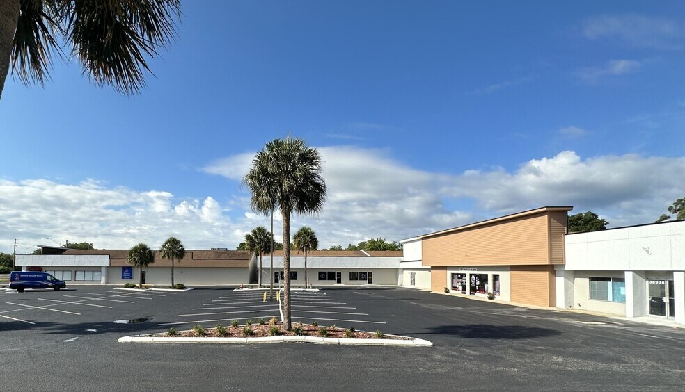39918-39936 US Highway 19 N, Tarpon Springs, FL à louer - Photo de l’immeuble – Image 2 sur 9