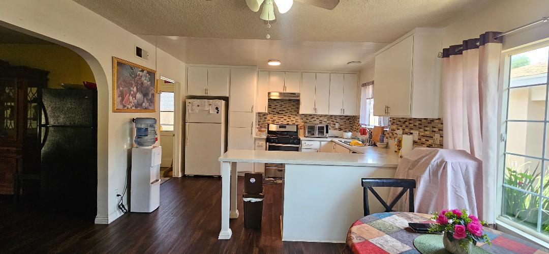 17441 Hiawatha St, Granada Hills, CA à vendre Photo principale– Image 1 sur 12