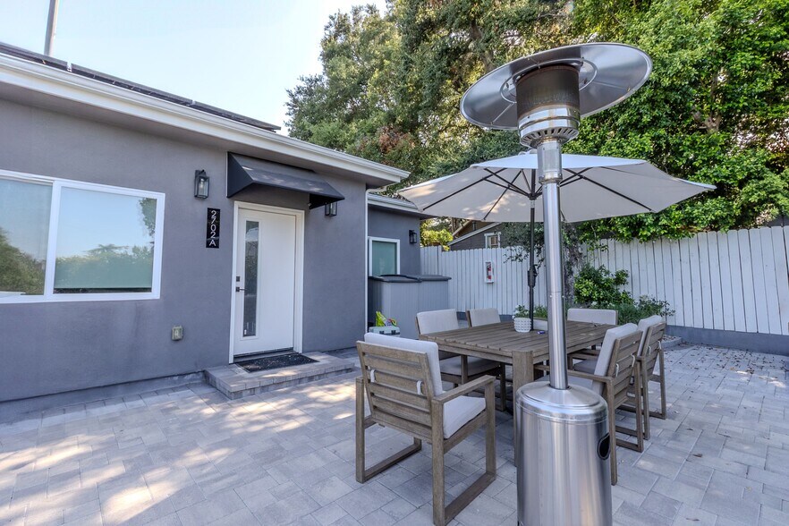 2700 Prospect Ave, La Crescenta, CA à vendre - Photo de l’immeuble – Image 3 sur 19