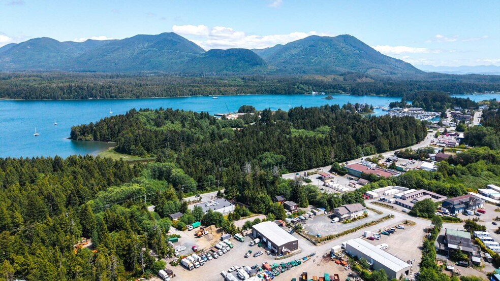 2088 Peninsula Rd, Ucluelet, BC à vendre - Photo de l’immeuble – Image 3 sur 6