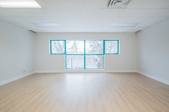 16055 Fraser Hwy, Surrey, BC à louer Photo intérieure– Image 2 sur 2