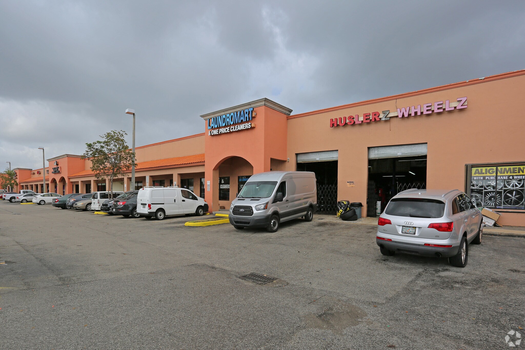 2700-2798 NW 167th St, Opa-locka, FL à louer Photo de l’immeuble– Image 1 sur 11