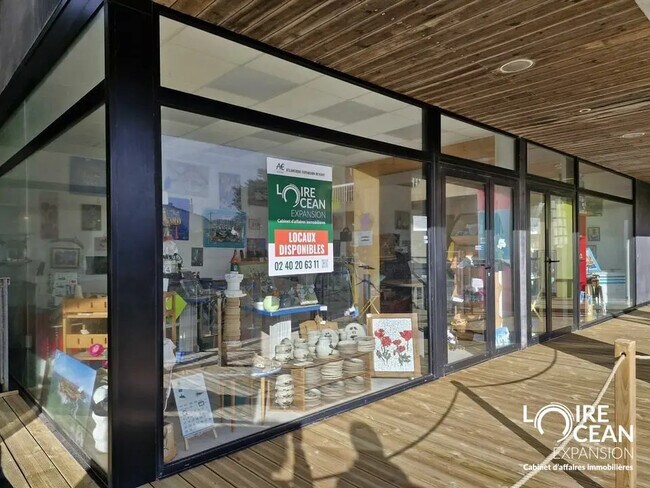 Plus de détails pour Local commercial à louer