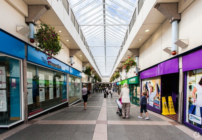 Nolton Arcade, Bridgend à louer - Photo de l’immeuble – Image 3 sur 5