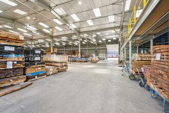 15 Rue D'Anjou, Saint-Quentin-Fallavier à louer Photo de l’immeuble– Image 1 sur 9