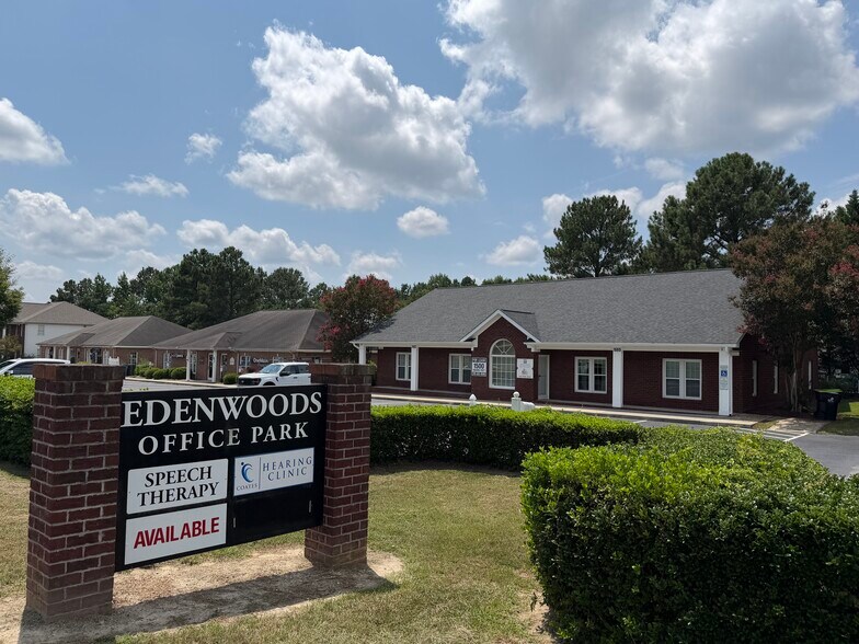 1662 E Booker Dairy Rd, Smithfield, NC à louer - Photo de l’immeuble – Image 1 sur 17