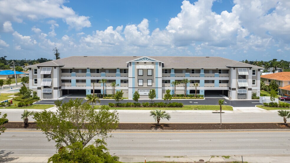 5126 Coronado Pky, Cape Coral, FL à vendre - Photo de l’immeuble – Image 2 sur 14