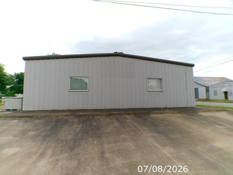 204 N 2nd St, Ozark, AR à vendre - Photo de l’immeuble – Image 3 sur 23