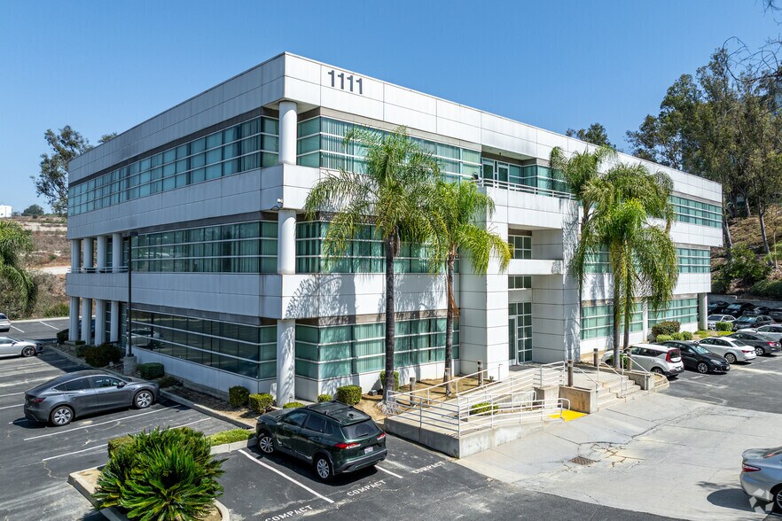 1111 Corporate Center Dr, Monterey Park, CA à louer - Photo de l’immeuble – Image 2 sur 18