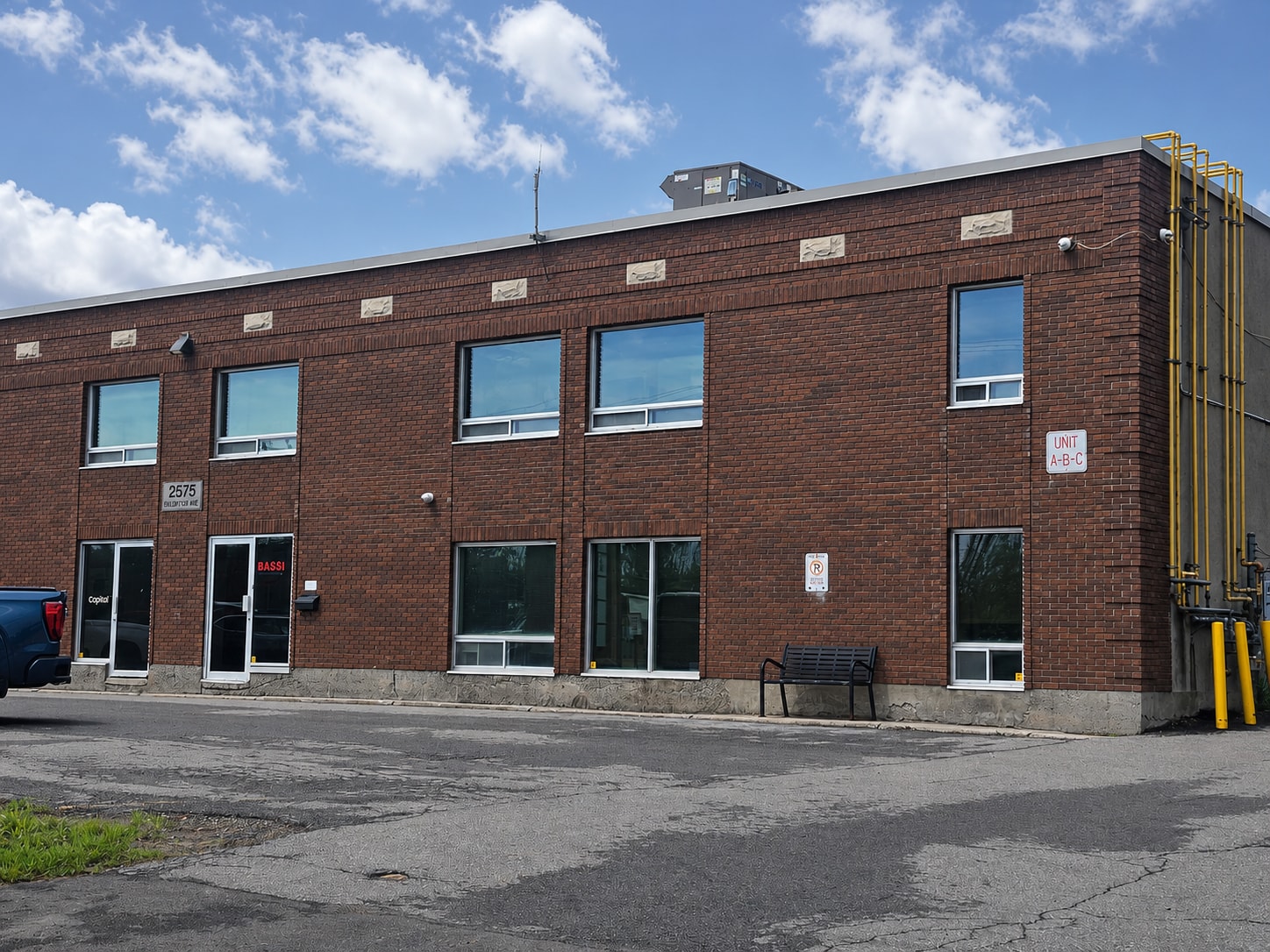 2575-2591 Del Zotto Ave, Ottawa, ON à louer Photo intérieure– Image 1 sur 12
