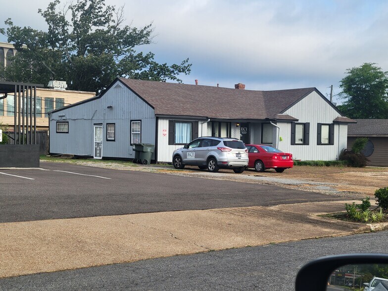 751 E Brookhaven Cir, Memphis, TN à vendre - Photo de l’immeuble – Image 2 sur 10