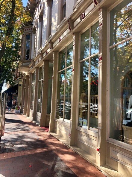 426 Washington St, Columbus, IN à louer - Photo de l’immeuble – Image 1 sur 6