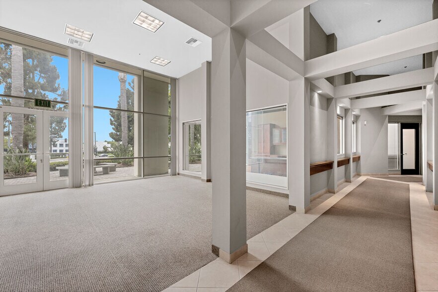 1815 Aston Ave, Carlsbad, CA à louer - Photo intérieure – Image 3 sur 9