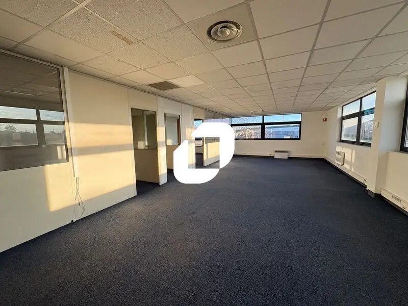 81-83 Rue Elisée Reclus, Décines-Charpieu à louer Photo intérieure– Image 1 sur 23