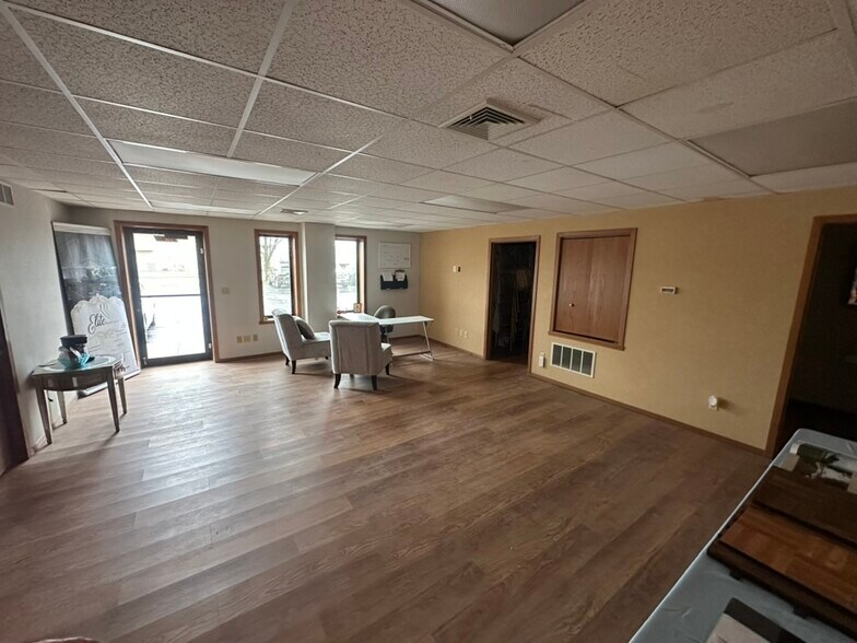 1120-1130 Ashwaubenon St, Green Bay, WI à louer - Photo de l’immeuble – Image 2 sur 5