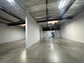 9825 Painter Ave, Santa Fe Springs, CA à louer Photo intérieure– Image 2 sur 10