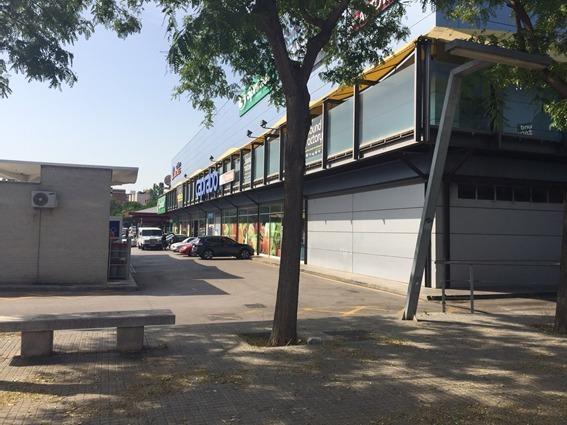 Local commercial dans Sant Andreu de la Barca, Barcelona à louer - Photo de l’immeuble – Image 2 sur 3