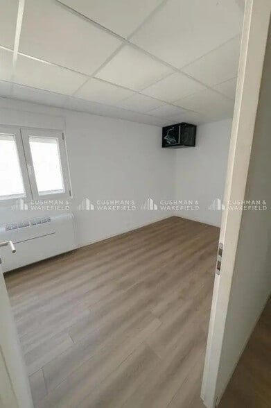 Local d’activités dans Benfeld à louer - Photo de l’immeuble – Image 3 sur 11