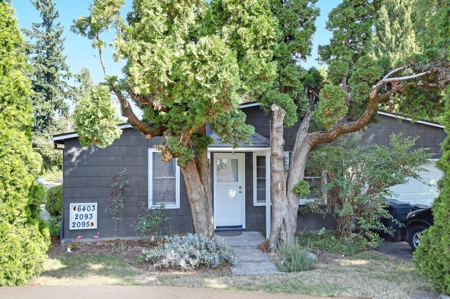 6403 Tompkins Ct, West Linn, OR à vendre - Photo principale – Image 2 sur 17