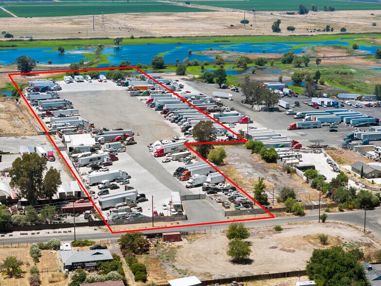 6729 W 6th St, Rio Linda, CA à vendre - Photo de l’immeuble – Image 1 sur 8