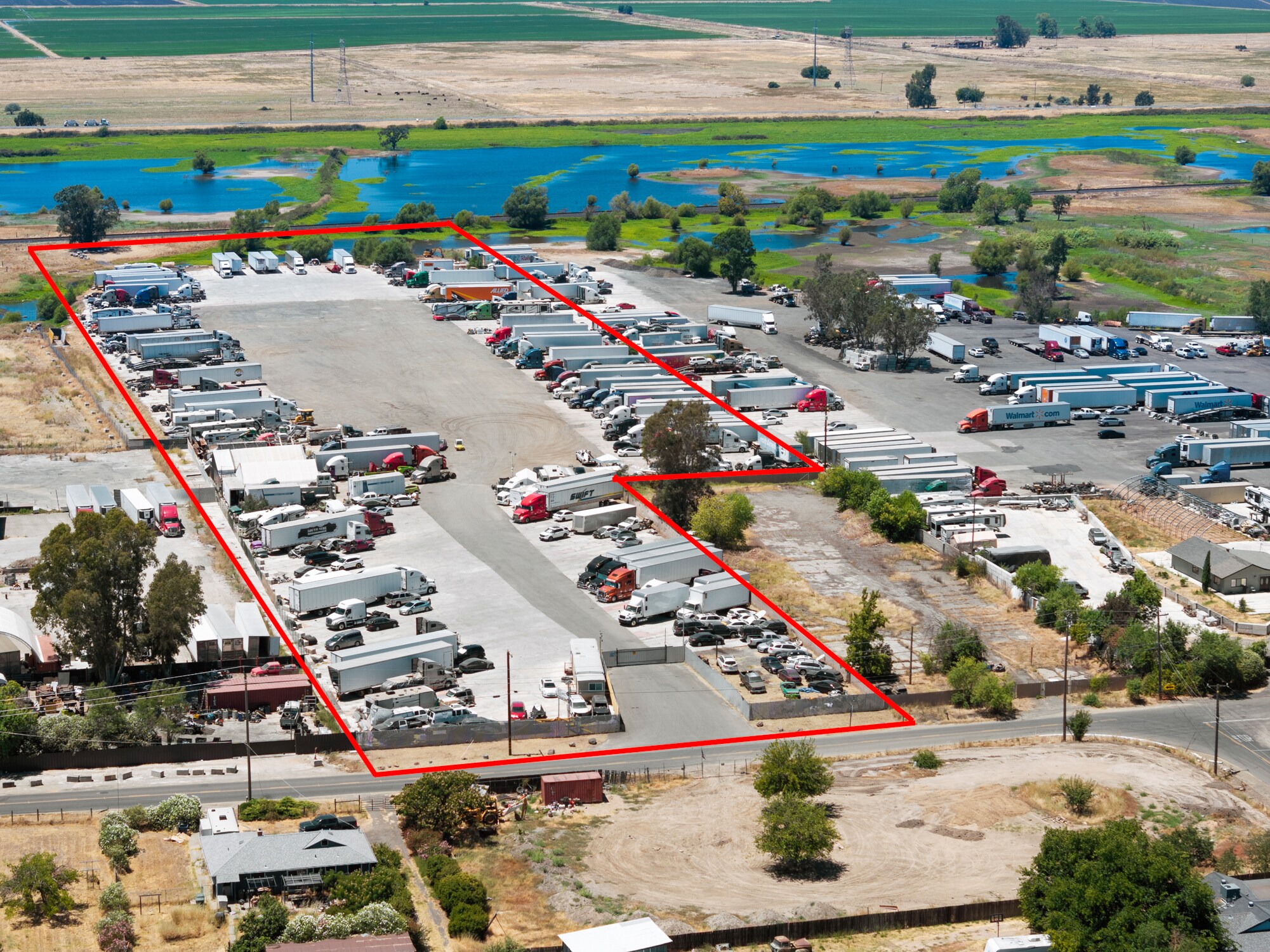 6729 W 6th St, Rio Linda, CA à vendre Photo de l’immeuble– Image 1 sur 9