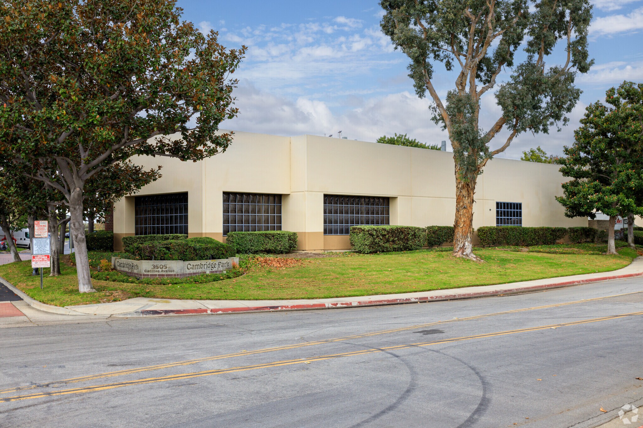 3505 Cadillac Ave, Costa Mesa, CA à vendre Photo de l’immeuble– Image 1 sur 7