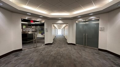 4201 Lake Cook Rd, Northbrook, IL à louer Photo intérieure– Image 2 sur 22