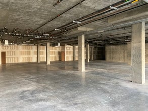 16710 Ventura Blvd, Encino, CA à louer Photo intérieure– Image 2 sur 4