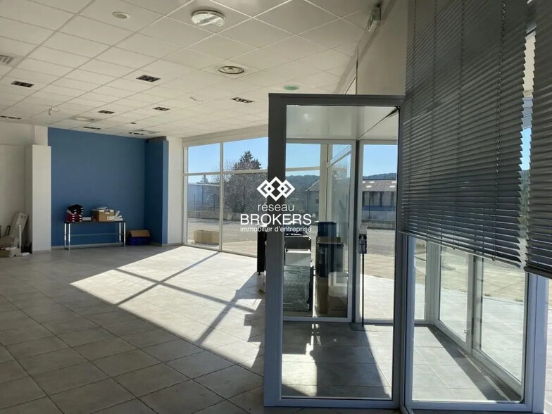 Local commercial dans Fayence à vendre - Photo de l’immeuble – Image 3 sur 12